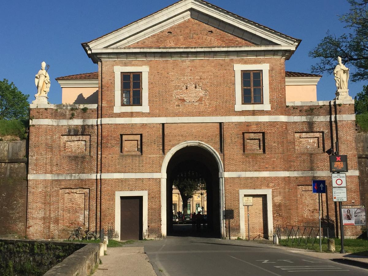 La Butterfly Guest Apartment Lucca Exterior photo